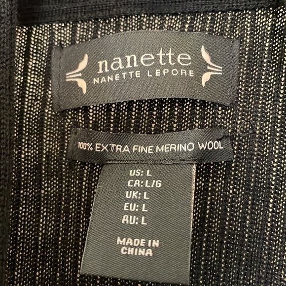 Ladies long swing black wool sweater by Nanette. Size large. - Picture 2 of 7